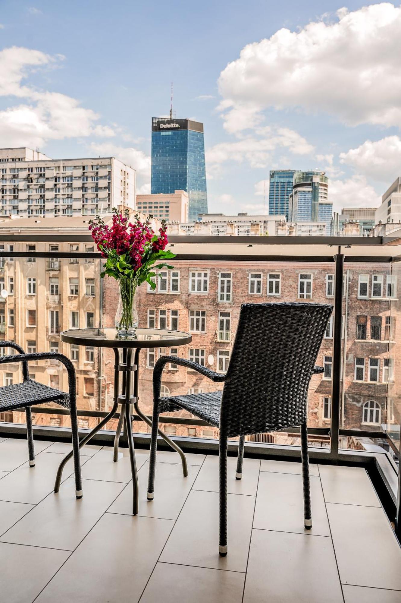 Mennica Residence - Grzybowska 43A Warszawa Exteriör bild